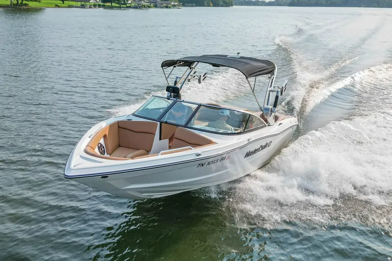 Slide: The Image of Mastercraft XT23 2021 - 7388466