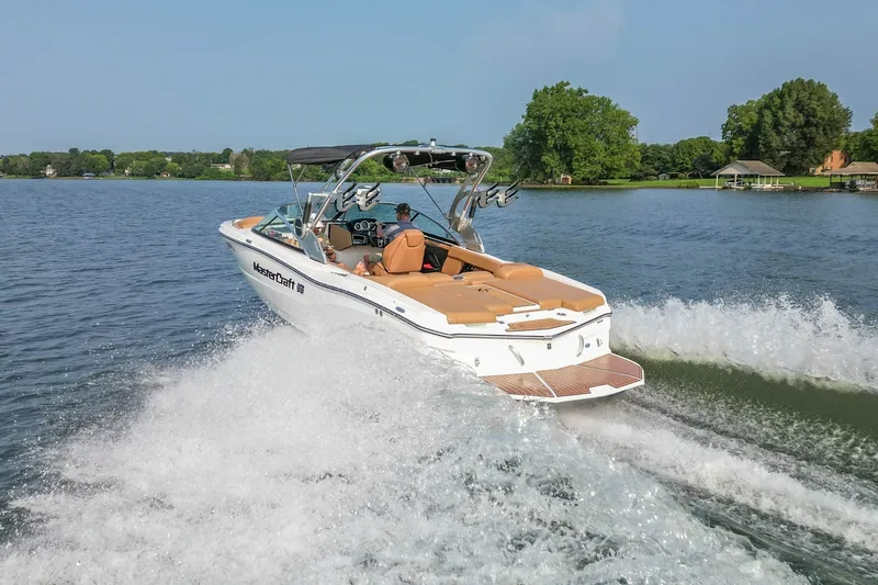 Slide: The Image of Mastercraft XT23 2021 - 7388447