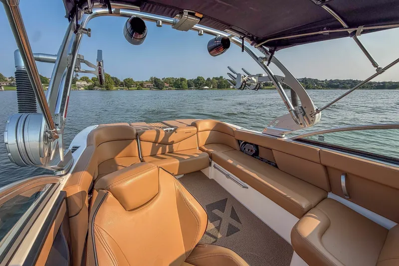 Slide: The Image of Mastercraft XT23 2021 - 7246566