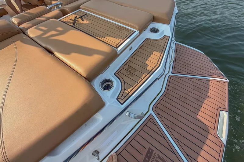 Slide: The Image of Mastercraft XT23 2021 - 7246608
