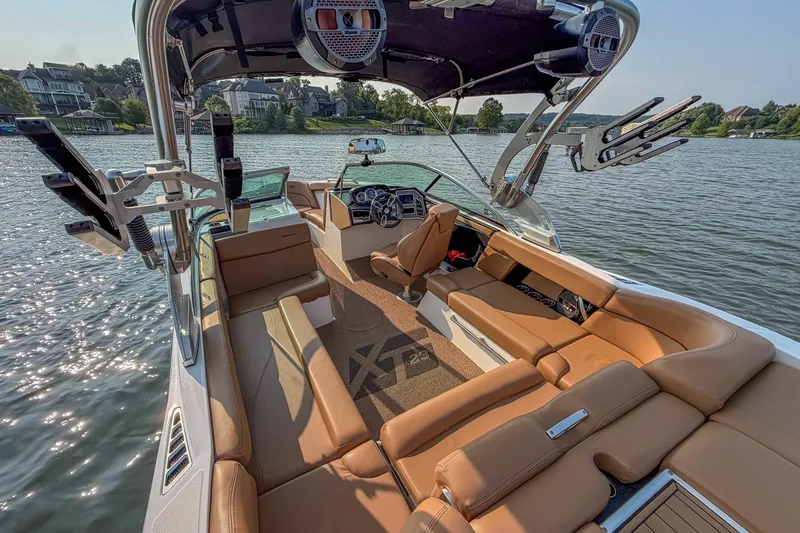Slide: The Image of Mastercraft XT23 2021 - 7246598