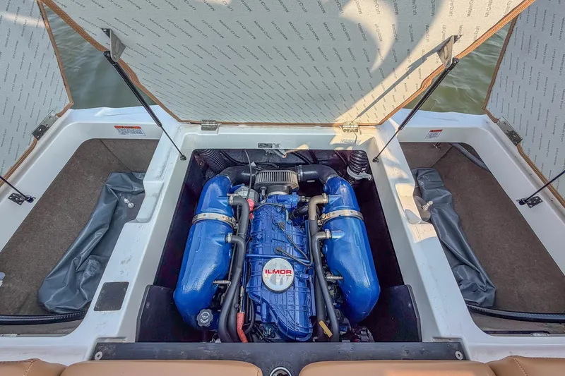 Slide: The Image of Mastercraft XT23 2021 - 7246622