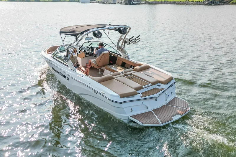 Slide: The Image of Mastercraft XT23 2021 - 7246493