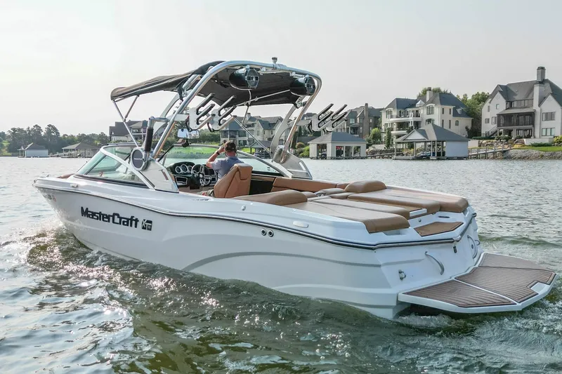 Slide: The Image of Mastercraft XT23 2021 - 7246489