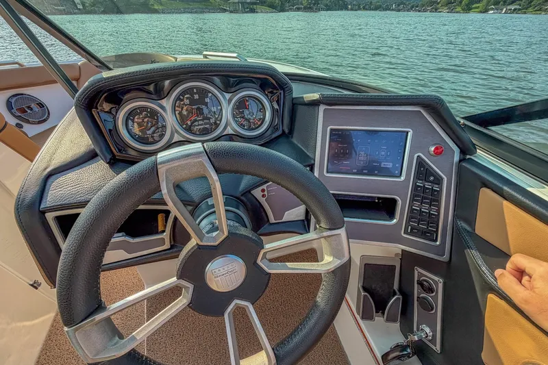 Slide: The Image of Mastercraft XT23 2021 - 7246577