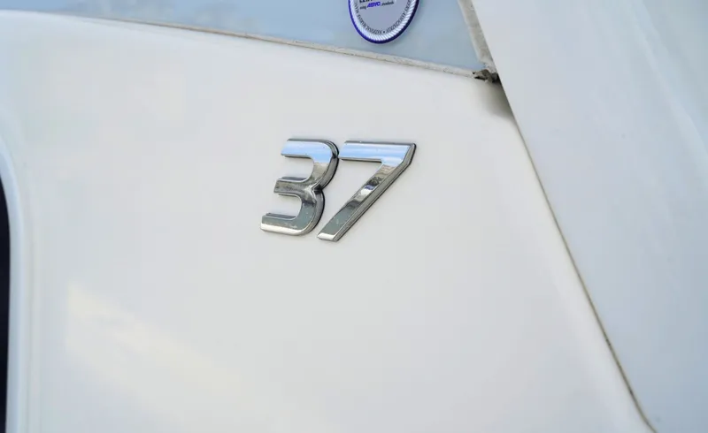 Slide: The Image of Regulator Marine 37 2024 - 7265771