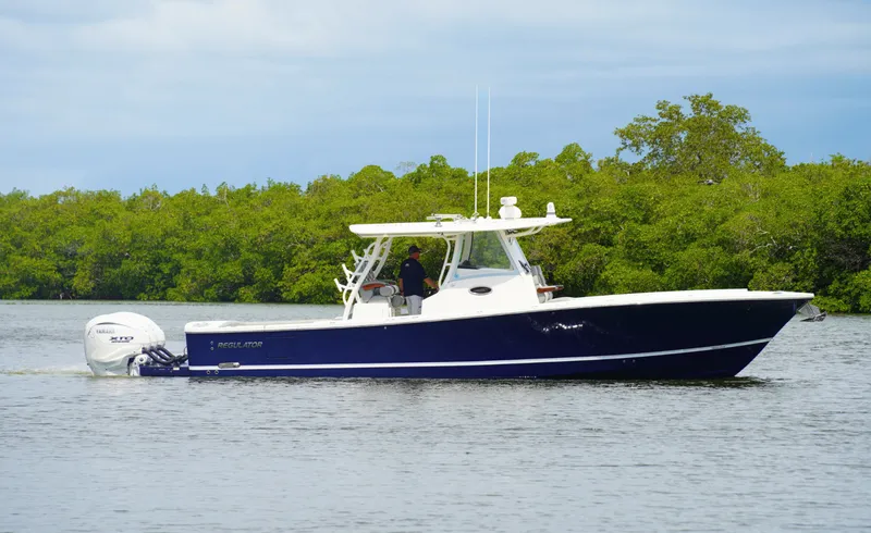 The Image of Regulator Marine 37 2024 - 7265700