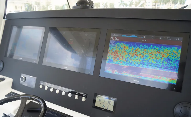 Slide: The Image of Regulator Marine 37 2024 - 7265780