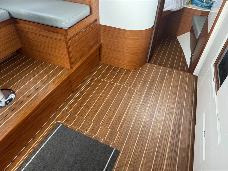 Slide: The Image of Bertram 35 Flybridge 2021 - 7265860