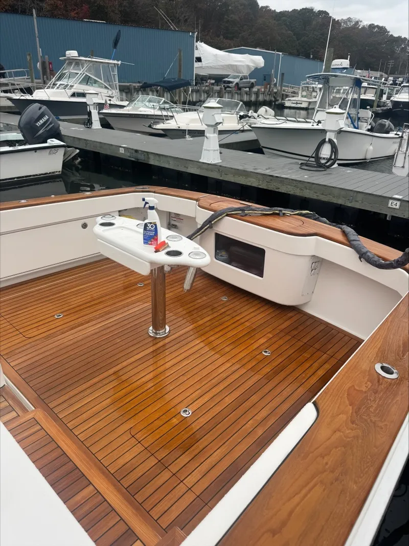 Slide: The Image of Bertram 35 Flybridge 2021 - 7265855