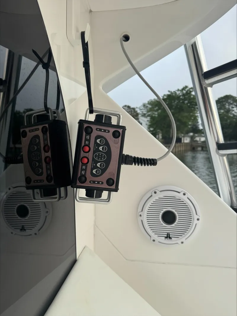 Slide: The Image of Bertram 35 Flybridge 2021 - 7265859