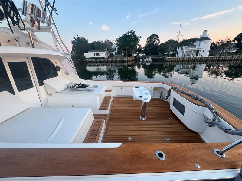 Slide: The Image of Bertram 35 Flybridge 2021 - 7265861