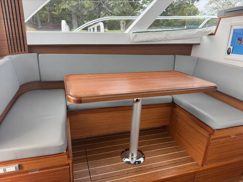 Slide: The Image of Bertram 35 Flybridge 2021 - 7265849