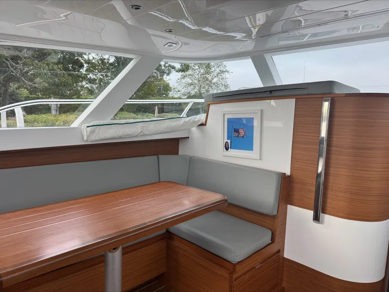 Slide: The Image of Bertram 35 Flybridge 2021 - 7265846