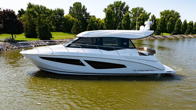 The Image of Regal 42 Grand Coupe 2018 - 7287871
