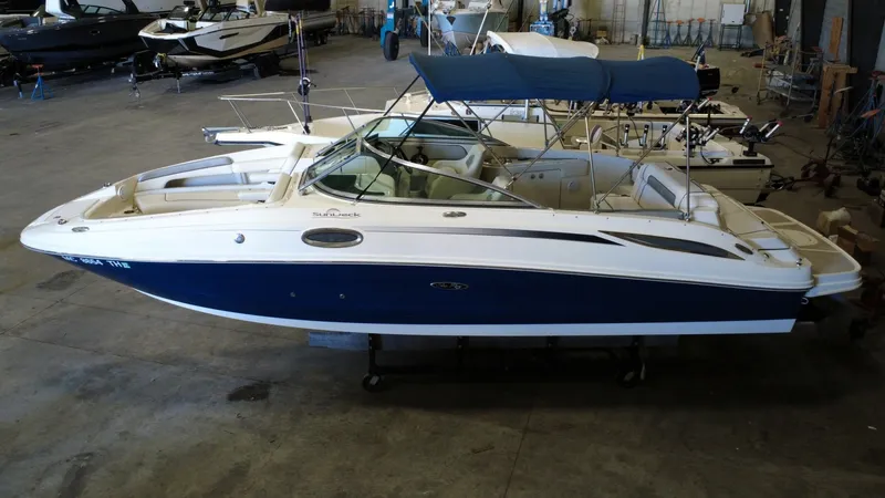 Slide: The Image of Sea Ray 260 Sun Deck 2010 - 7269304