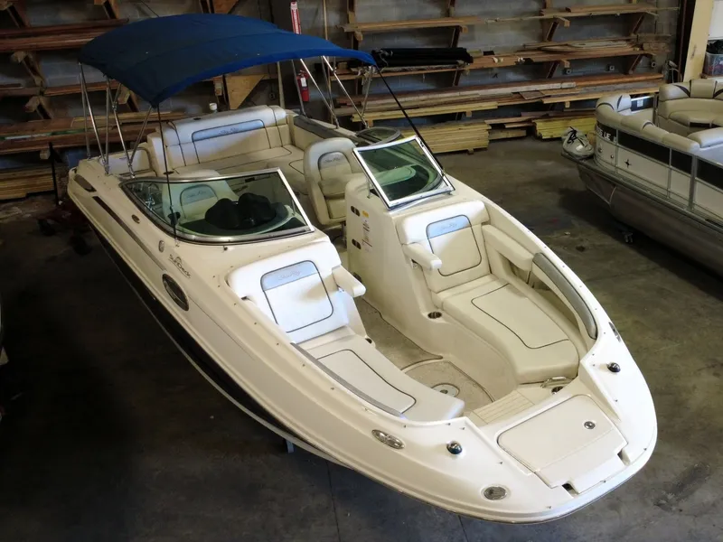 Slide: The Image of Sea Ray 260 Sun Deck 2010 - 7269305