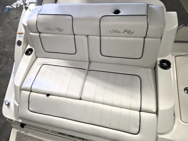 Slide: The Image of Sea Ray 260 Sun Deck 2010 - 7269332