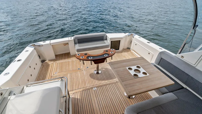 Slide: The Image of Riviera 57 Enclosed Bridge 2021 - 7537484