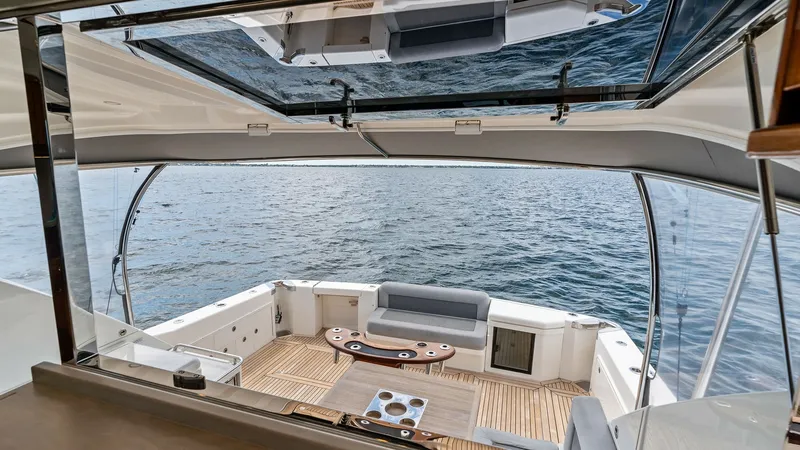 Slide: The Image of Riviera 57 Enclosed Bridge 2021 - 7537493
