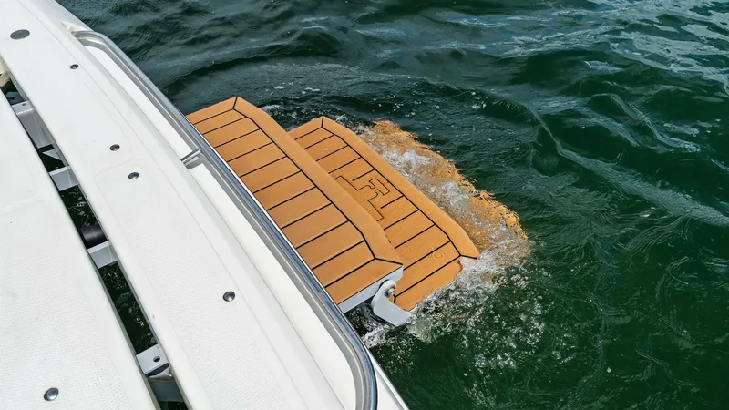 Slide: The Image of Riviera 57 Enclosed Bridge 2021 - 7537487