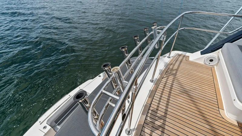 Slide: The Image of Riviera 57 Enclosed Bridge 2021 - 7537494
