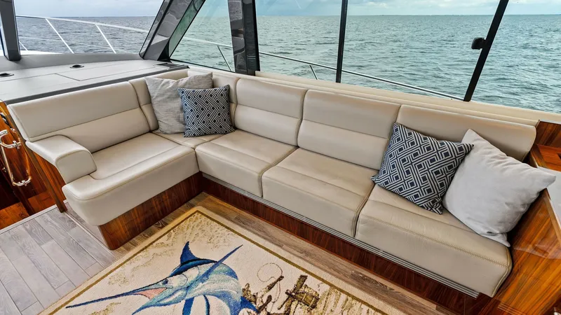 Slide: The Image of Riviera 57 Enclosed Bridge 2021 - 7537517