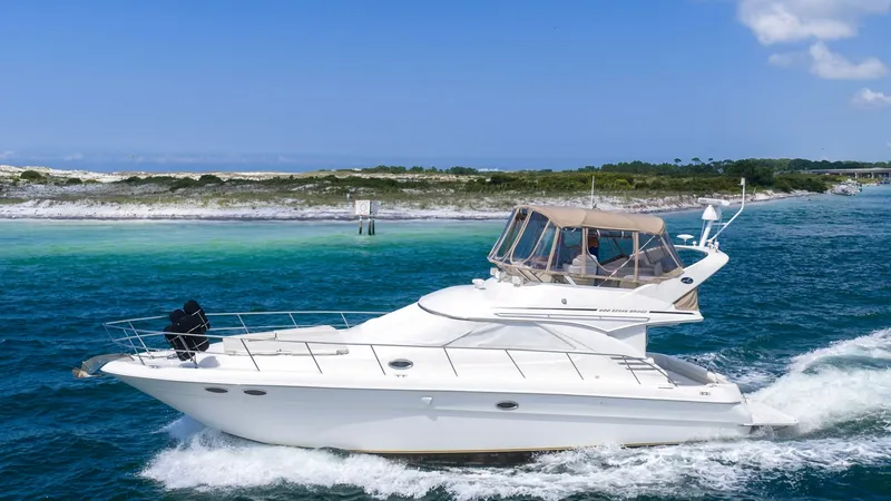Slide: The Image of 2000 40 Sea Ray 400 Sedan Bridge Barely Covered Port - 7285495