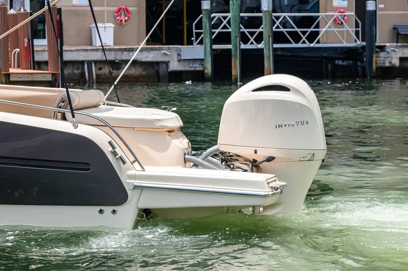 Slide: The Image of Invictus GT280S 2023 - 7287306