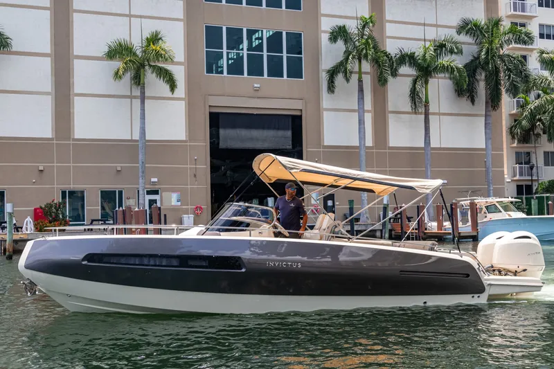 Slide: The Image of Invictus GT280S 2023 - 7287304