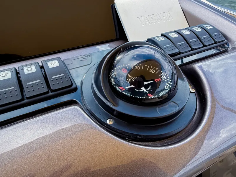 Slide: The Image of Invictus GT280S 2023 - 7287291