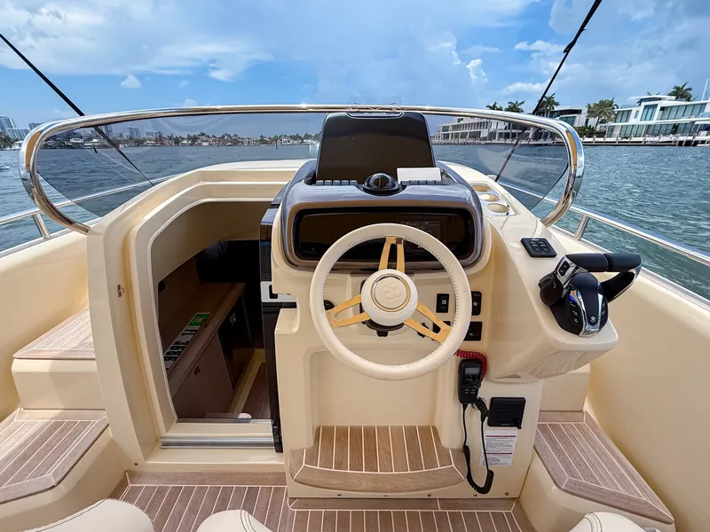 Slide: The Image of Invictus GT280S 2023 - 7287281