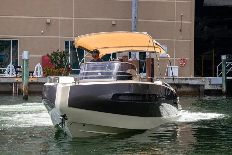 Slide: The Image of Invictus GT280S 2023 - 7287309