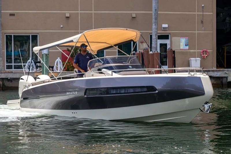 Slide: The Image of Invictus GT280S 2023 - 7287307