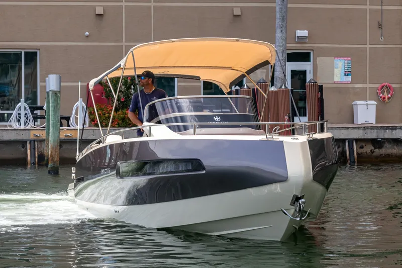 Slide: The Image of Invictus GT280S 2023 - 7287308