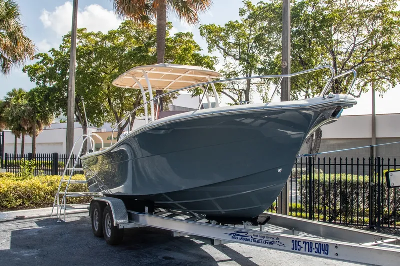 Slide: The Image of White Shark 230CC 2023 - 7287528