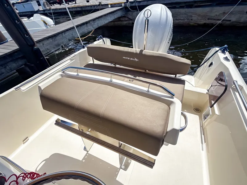 Slide: The Image of White Shark 230CC 2023 - 7287512