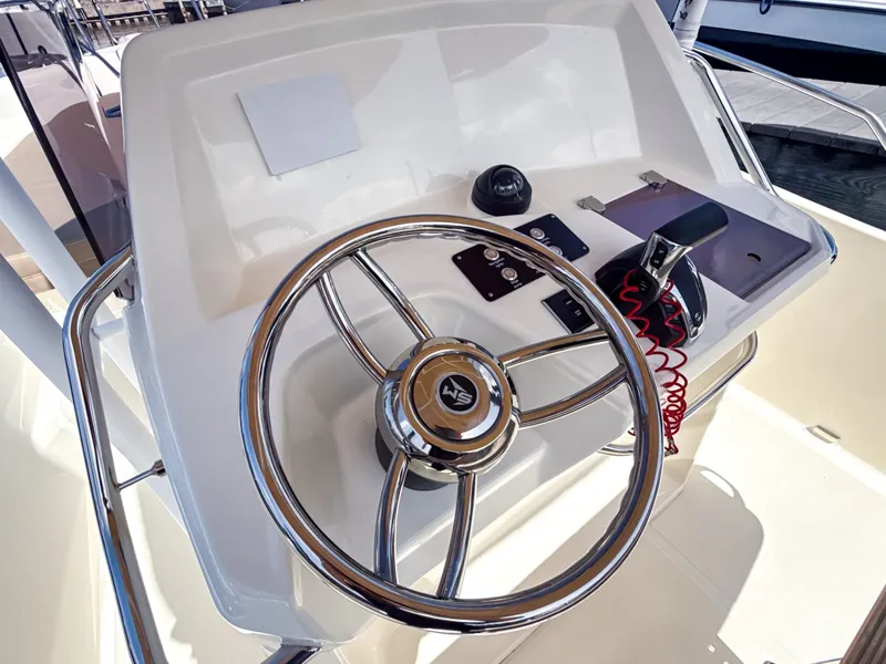 Slide: The Image of White Shark 230CC 2023 - 7287509