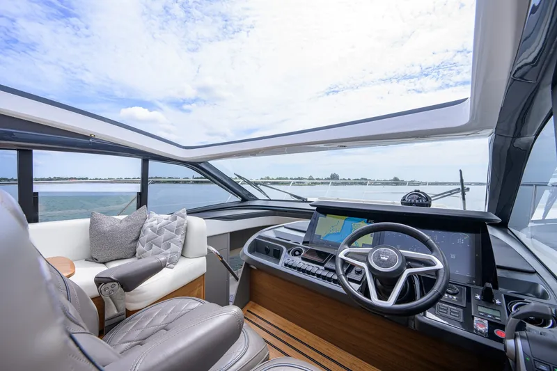 Slide: The Image of Princess 50 - Crown - Helm 2024 Princess 50 V50 - Crown - 7309538