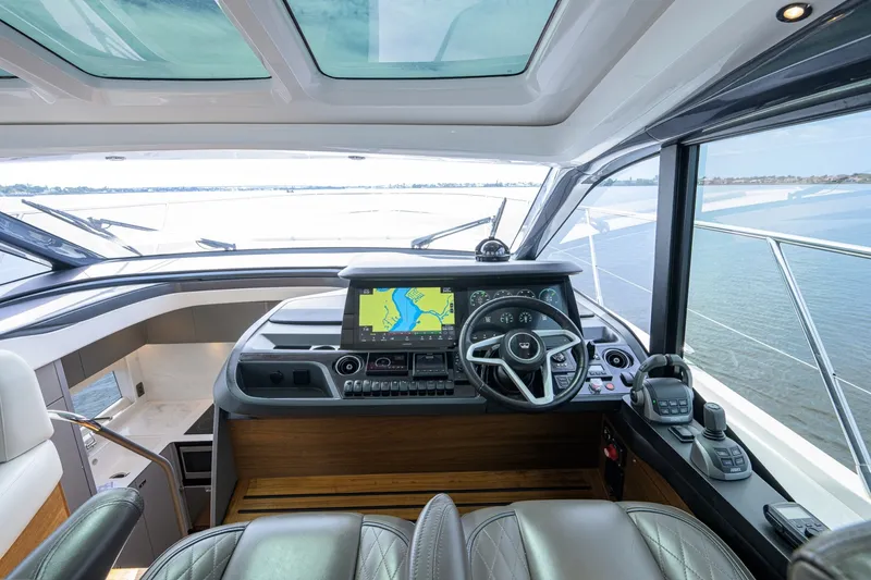 Slide: The Image of Princess 50 - Crown - Helm 2024 Princess 50 V50 - Crown - 7309536