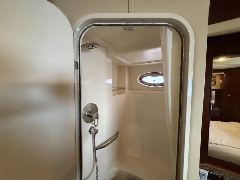 Slide: The Image of Sea Ray 390 Motor Yacht 2005 - 7288281