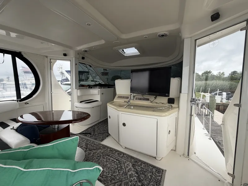 Slide: The Image of Sea Ray 390 Motor Yacht 2005 - 7288252