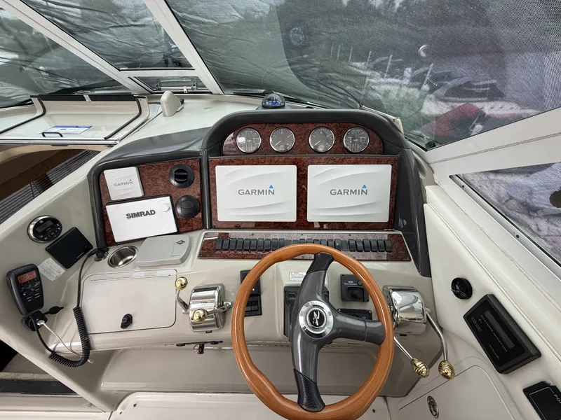 Slide: The Image of Sea Ray 390 Motor Yacht 2005 - 7288257