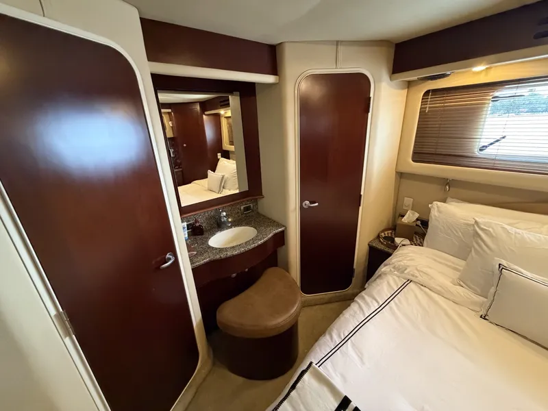 Slide: The Image of Sea Ray 390 Motor Yacht 2005 - 7288276