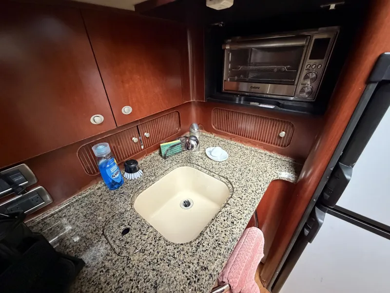 Slide: The Image of Sea Ray 390 Motor Yacht 2005 - 7288264