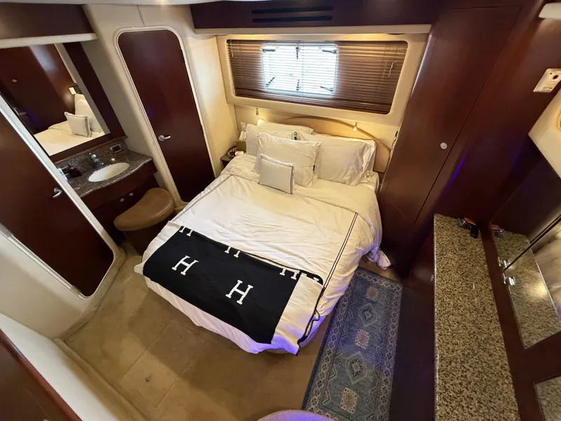 Slide: The Image of Sea Ray 390 Motor Yacht 2005 - 7288274