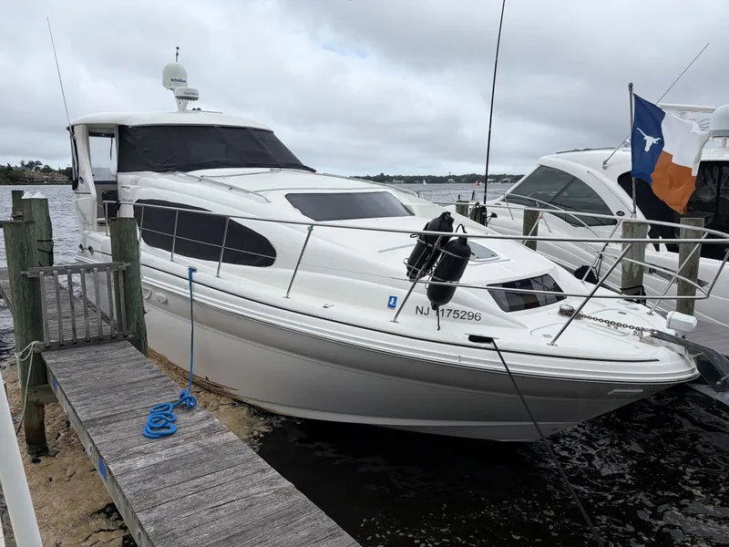 The Image of Sea Ray 390 Motor Yacht 2005 - 7288245