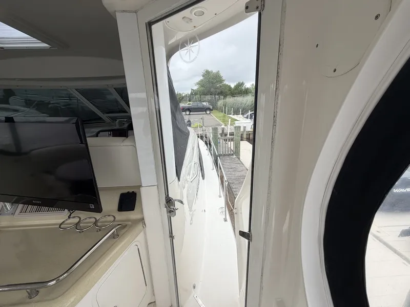 Slide: The Image of Sea Ray 390 Motor Yacht 2005 - 7288255