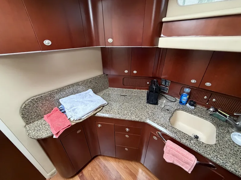 Slide: The Image of Sea Ray 390 Motor Yacht 2005 - 7288266