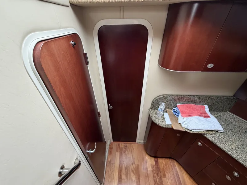 Slide: The Image of Sea Ray 390 Motor Yacht 2005 - 7288263